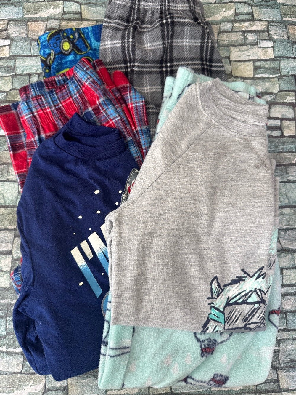 Boys Pajamas Sz M (8-10)